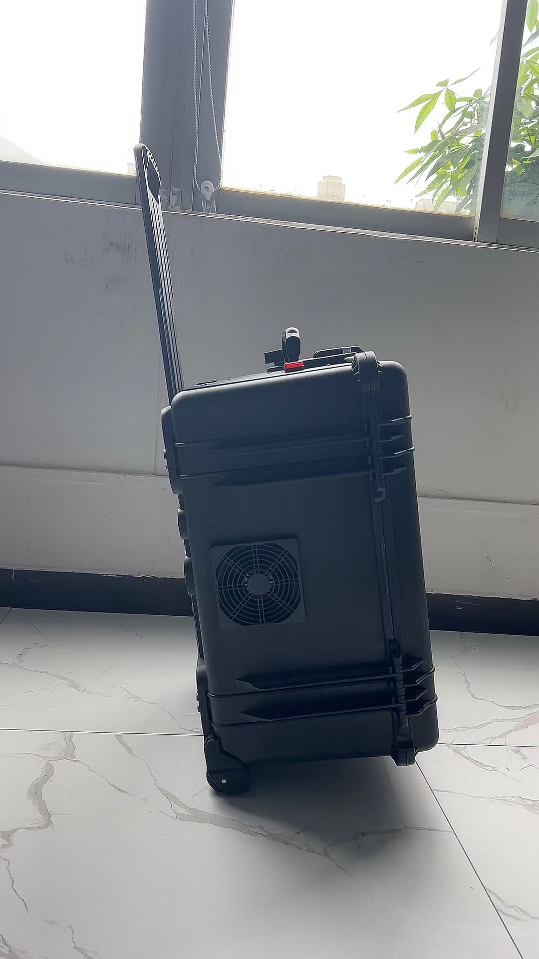 百色手拉箱型移动通信干扰器